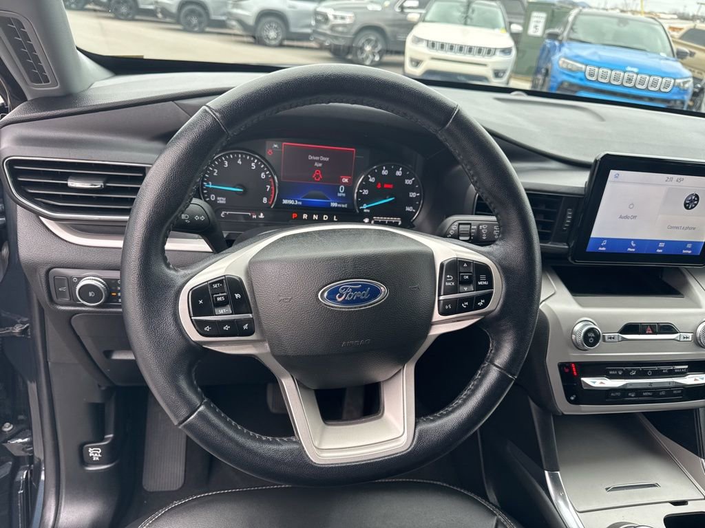 Used 2022 Ford Explorer XLT w/ Equipment Group 202A image 13
