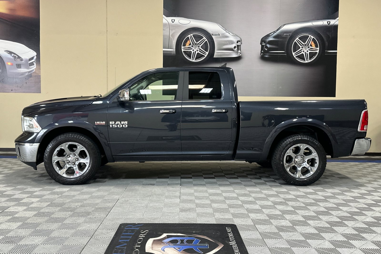 Used 2017 RAM 1500 Laramie image 7