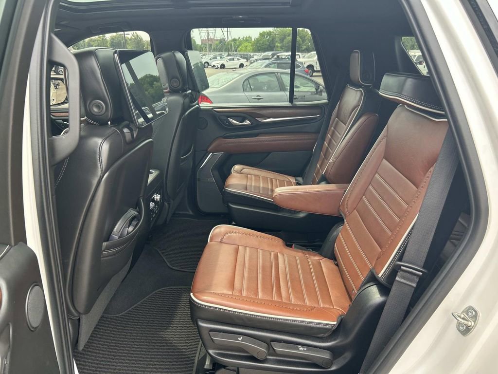 Used 2023 GMC Yukon Denali Ultimate AWD/4WD image 22