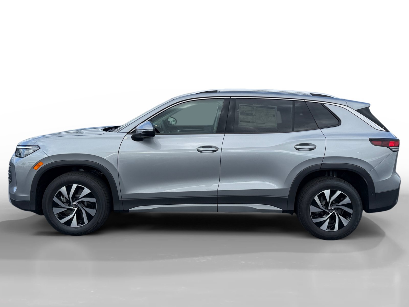 New 2026 Volkswagen Tiguan S AWD/4WD image 2