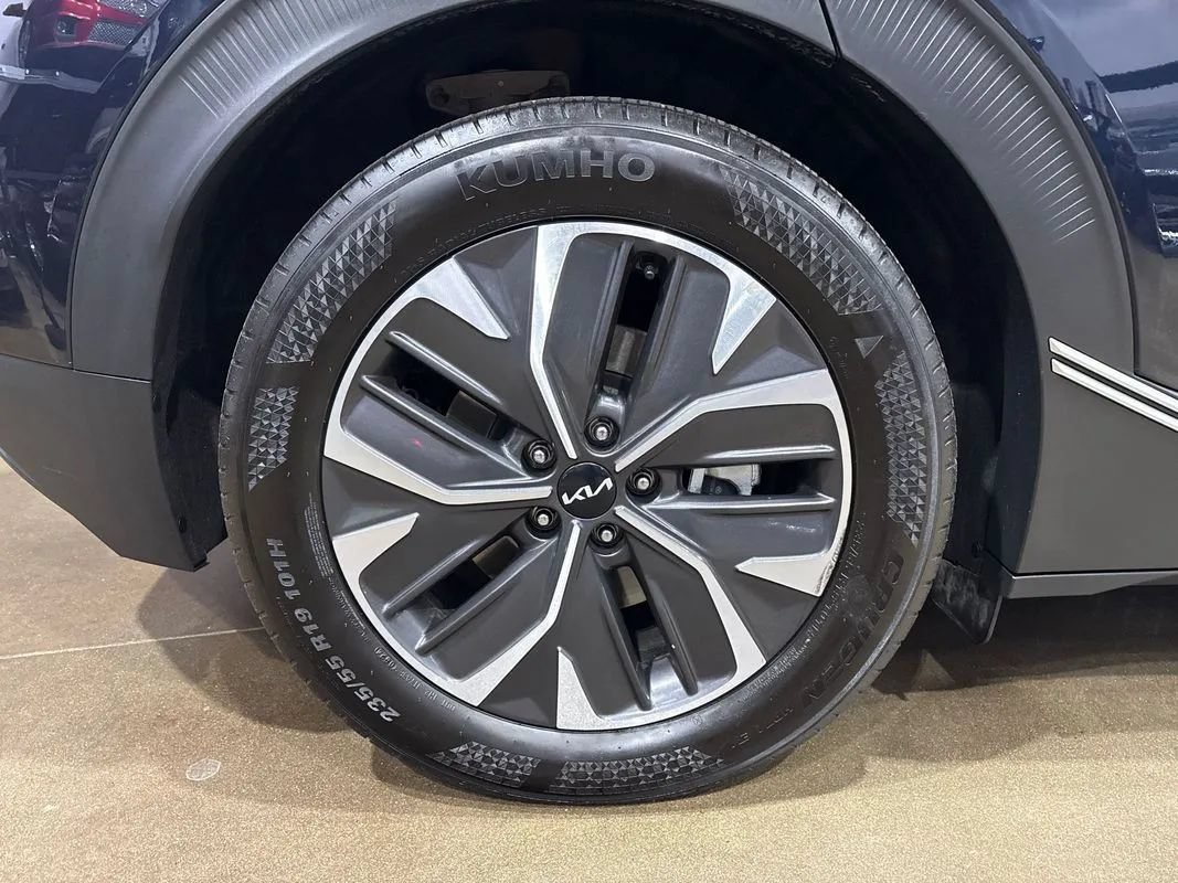Used 2024 Kia EV6 Light AWD/4WD image 38