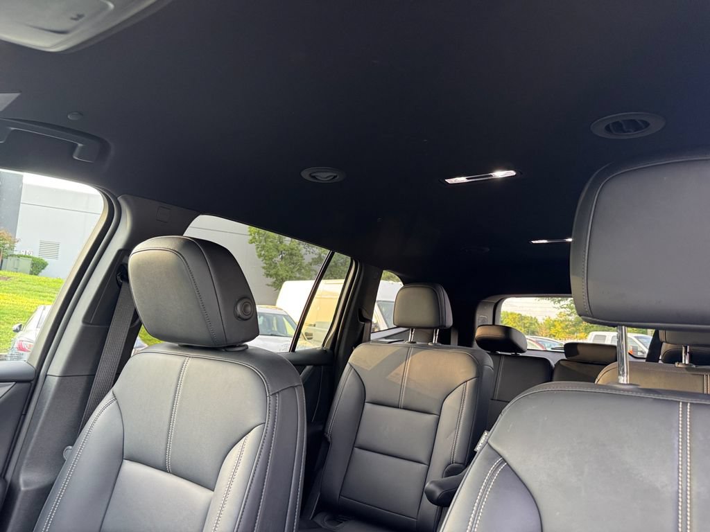 Used 2026 GMC Acadia Elevation w/ Elevation Premium Package FWD image 13