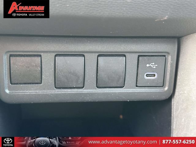 Used 2023 Toyota Corolla Cross LE AWD/4WD image 25