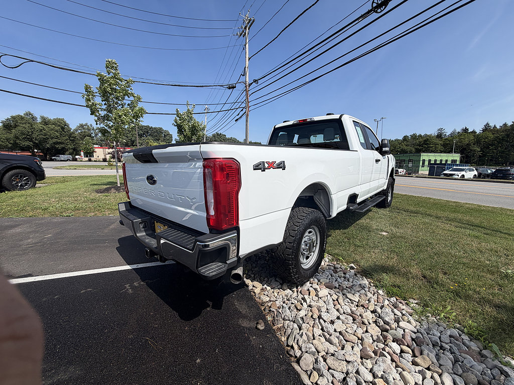 Certified 2025 Ford F250 XL w/ XL Off-Road Package AWD/4WD image 4