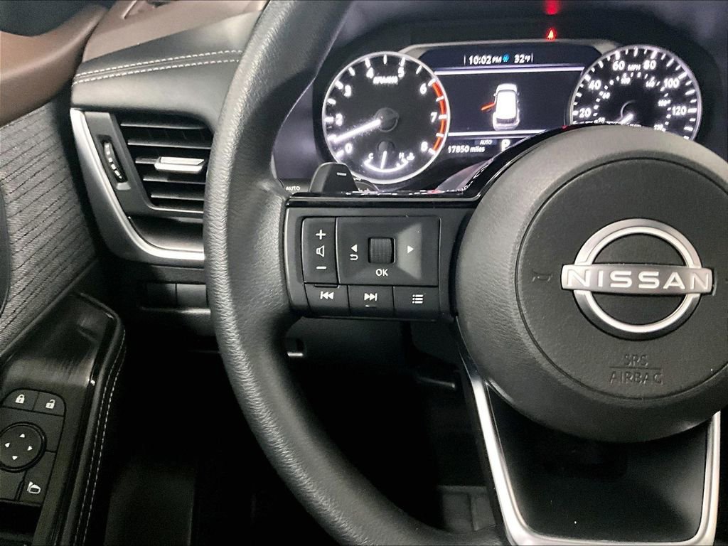 Used 2023 Nissan Rogue SV image 23