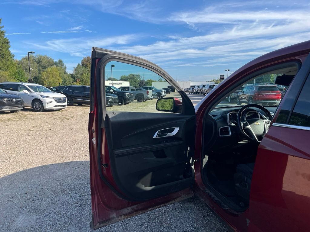Used 2010 Chevrolet Equinox LT w/ Vehicle Interface Package FWD image 16