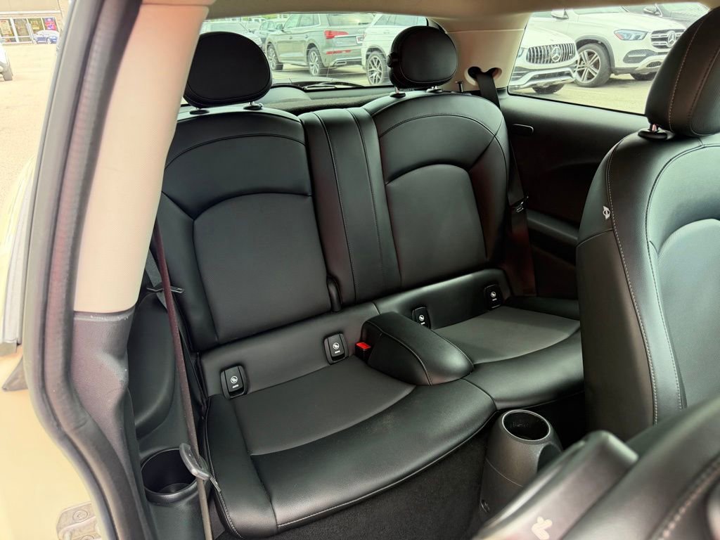 Used 2014 MINI Cooper 2-Door Hardtop FWD image 16