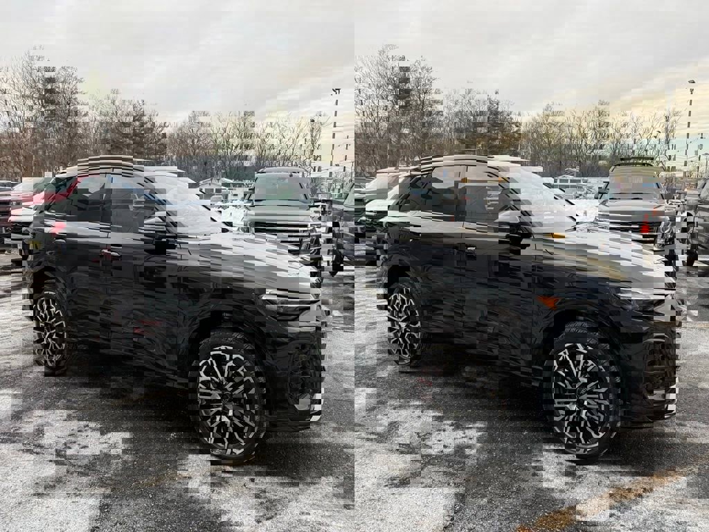 Used 2025 Audi SQ5 Premium Plus w/ Premium Plus Package image 5