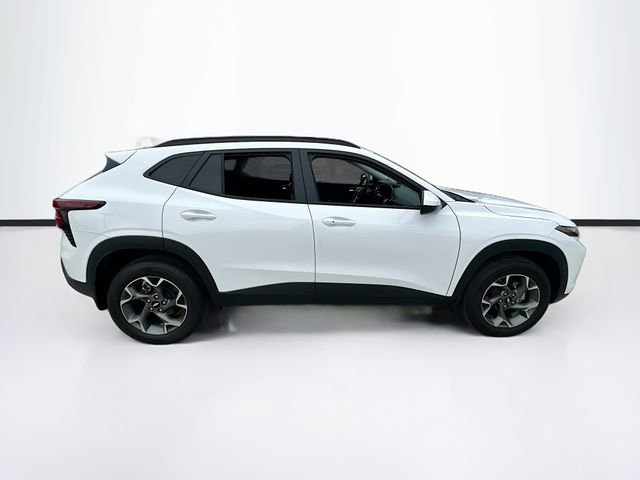 New 2026 Chevrolet Trax LT w/ Driver Confidence Package FWD image 5