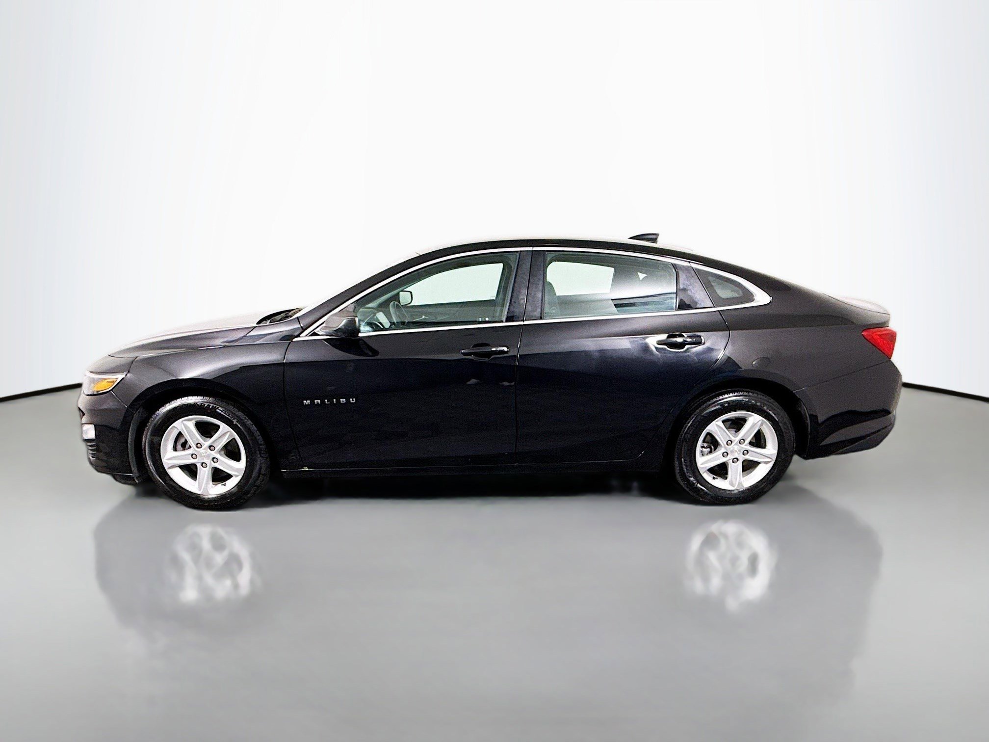 Used 2023 Chevrolet Malibu LS FWD image 6