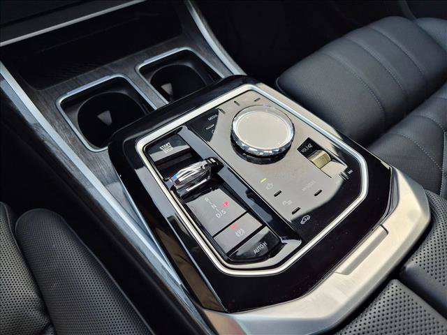 Certified 2025 BMW 760i xDrive w/ Executive Package AWD/4WD image 16