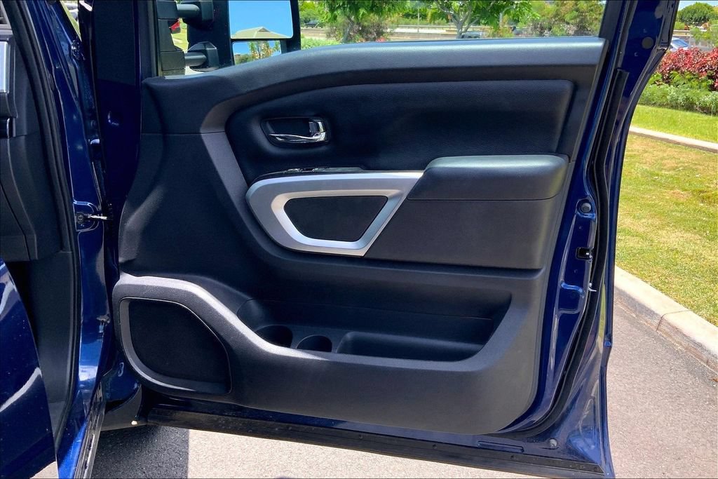 Used 2020 Nissan Titan SV w/ SV Convenience Package RWD image 22
