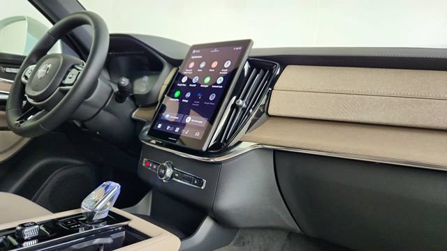 New 2026 Volvo XC90 T8 Plus w/ Protection Package AWD/4WD image 36