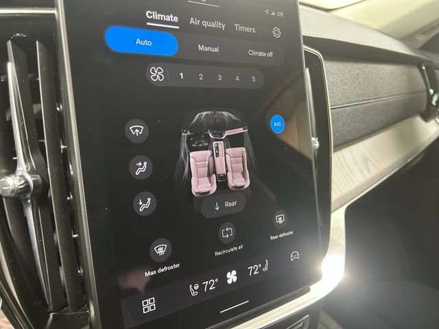 Used 2025 Volvo XC90 B6 Plus AWD/4WD image 21