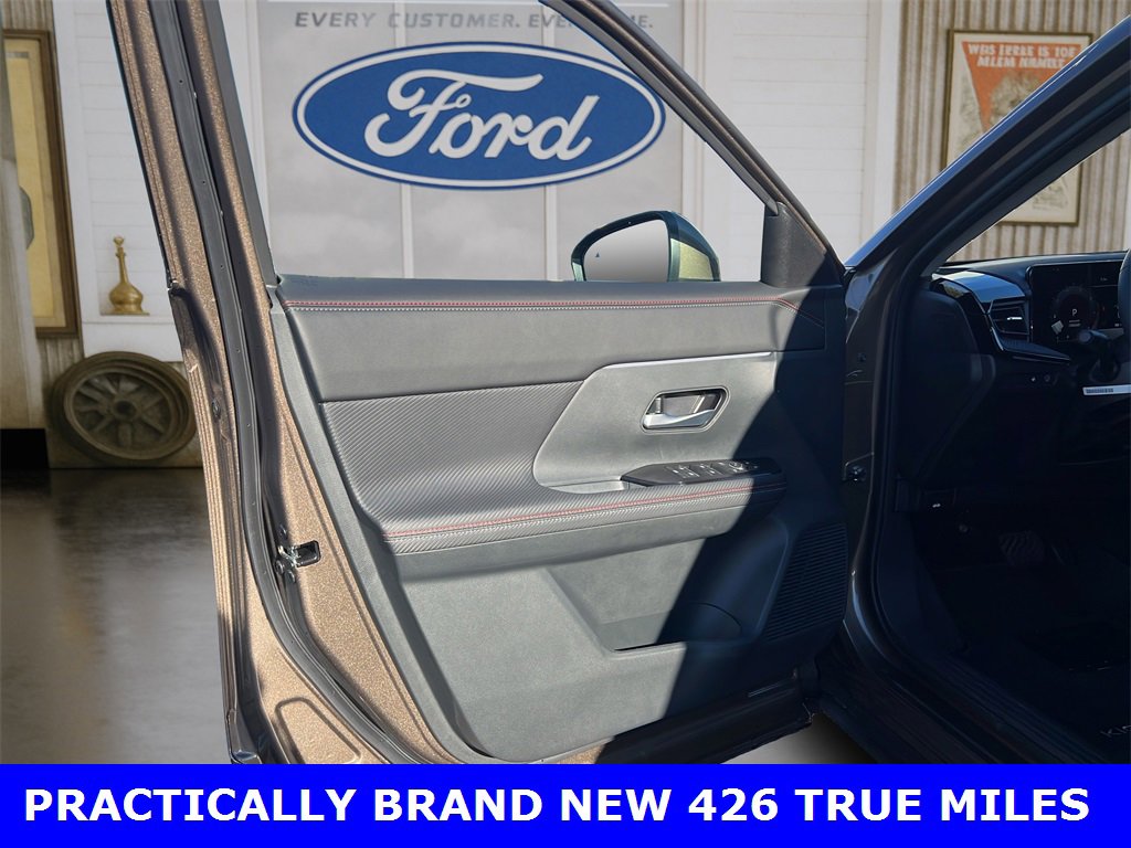 Used 2025 Nissan Kicks SR image 23