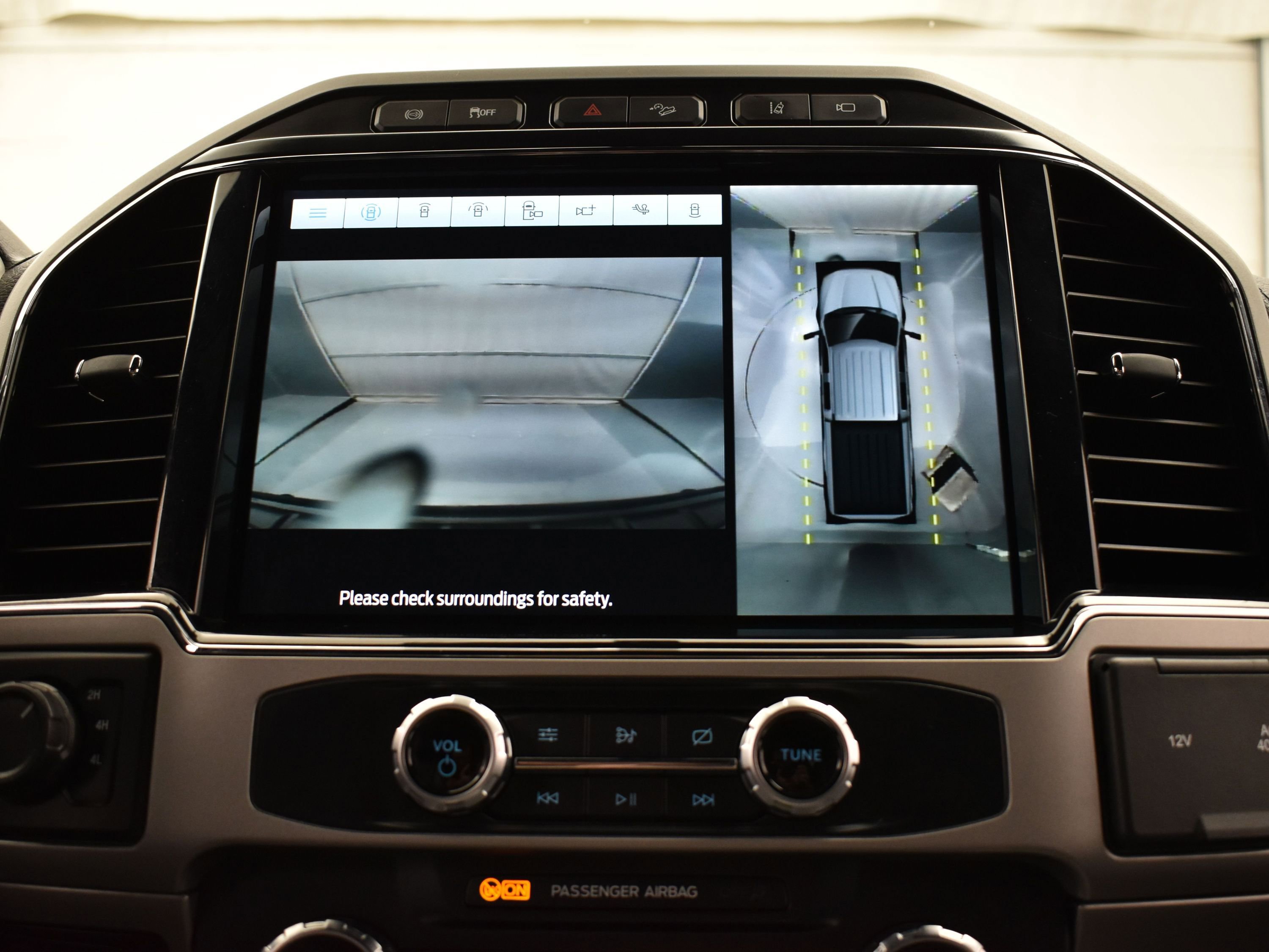 Used 2022 Ford F250 Lariat w/ Black Appearance Package image 30