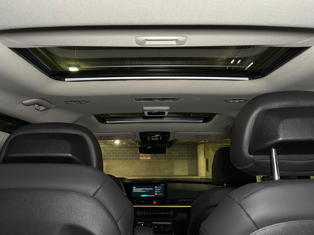 New 2027 Kia Carnival SX Prestige FWD image 8