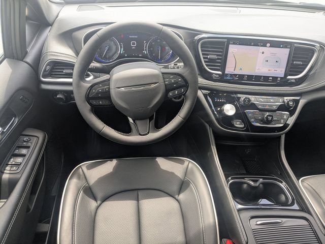 New 2027 Chrysler Pacifica Limited FWD image 28