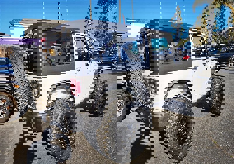 Used 2016 Jeep Wrangler Sport image 6