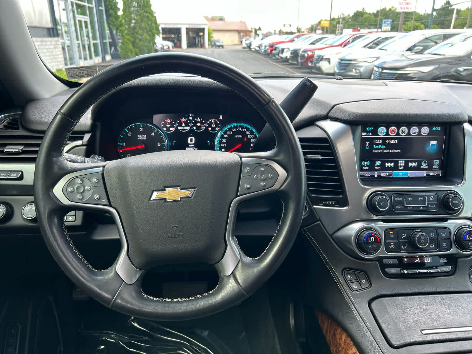 Used 2019 Chevrolet Suburban Premier AWD/4WD image 5