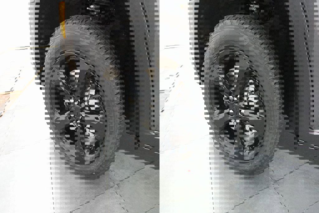 New 2025 Jeep Grand Cherokee L Limited w/ Luxury Tech Group II image 30