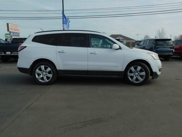 Used 2017 Chevrolet Traverse LT w/ Style and Technology Package image 6