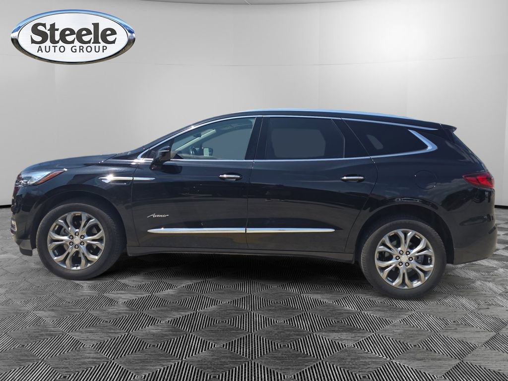 Used 2018 Buick Enclave Avenir w/ Avenir Technology Package AWD/4WD image 2