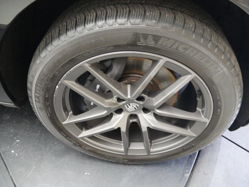 Certified 2023 Porsche Macan Turbo AWD/4WD image 15