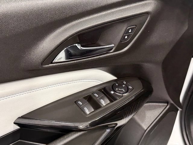 Used 2025 Chevrolet Trax LT FWD image 14
