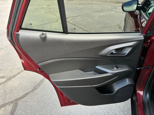 Used 2024 Chevrolet Trax LS w/ LS Convenience Package FWD image 16