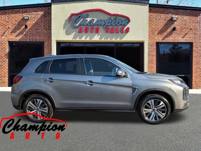 Used 2021 Mitsubishi Outlander Sport SE image 3