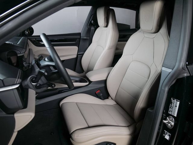 New 2026 Porsche Macan 4 Electric AWD/4WD image 5