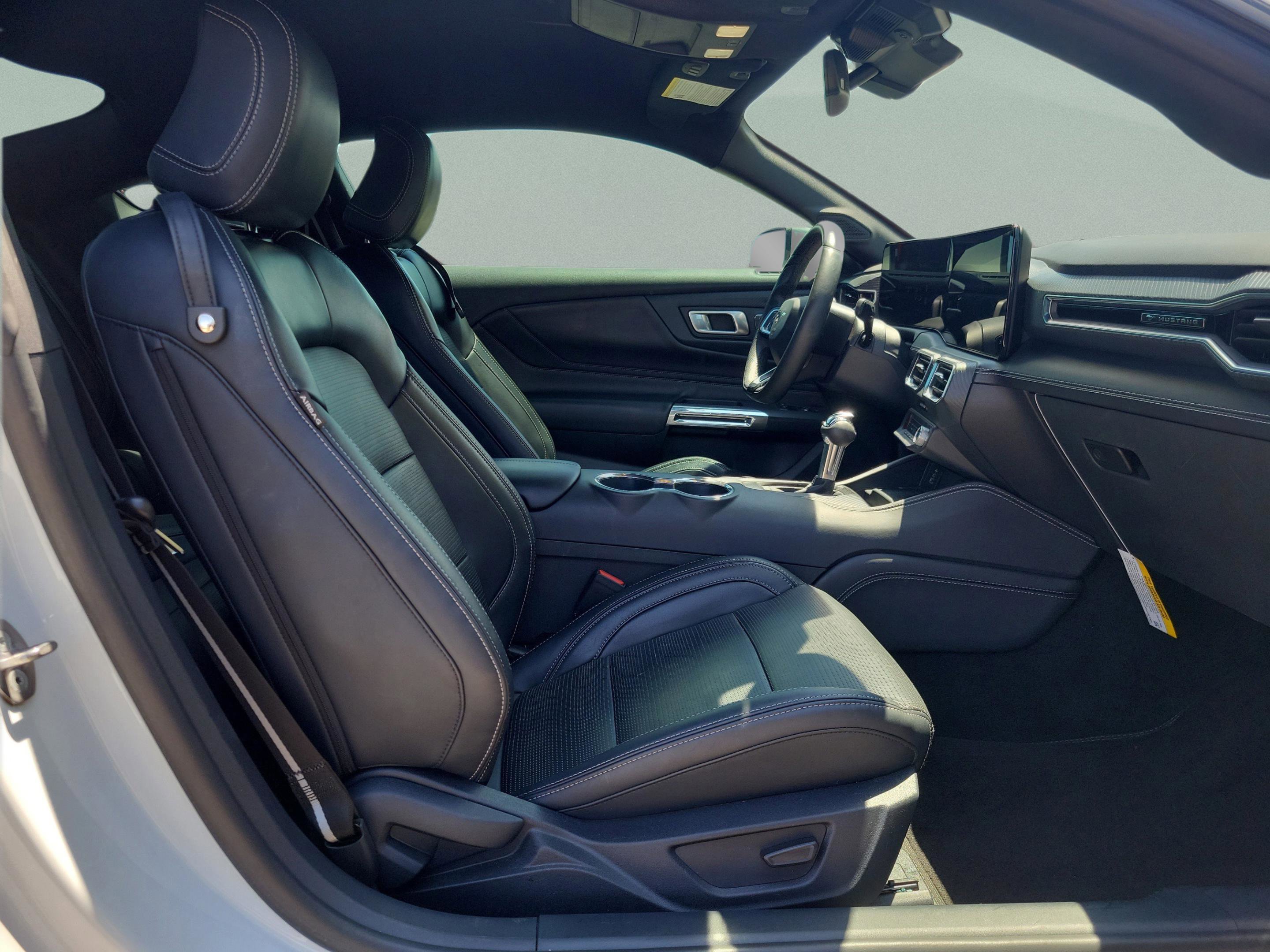 Used 2024 Ford Mustang Premium RWD image 10