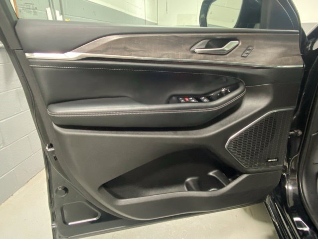 Used 2023 Jeep Grand Cherokee L Overland AWD/4WD image 6