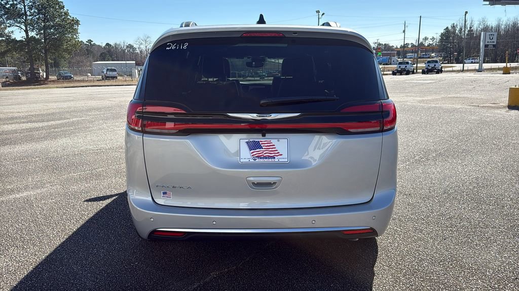 New 2026 Chrysler Pacifica Pinnacle image 7