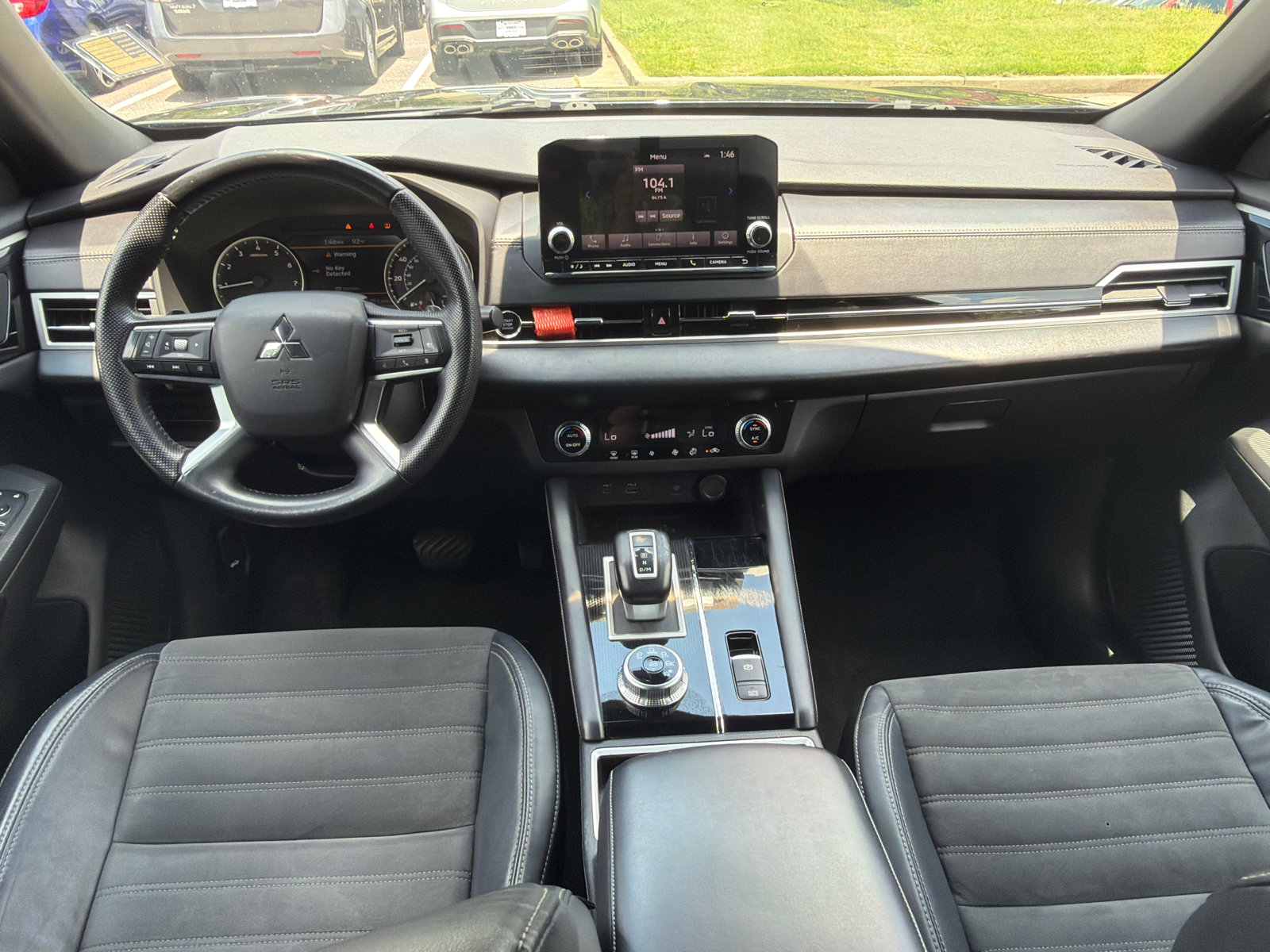 Used 2022 Mitsubishi Outlander SE FWD image 2