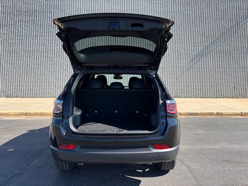 New 2026 Jeep Compass Latitude AWD/4WD image 13