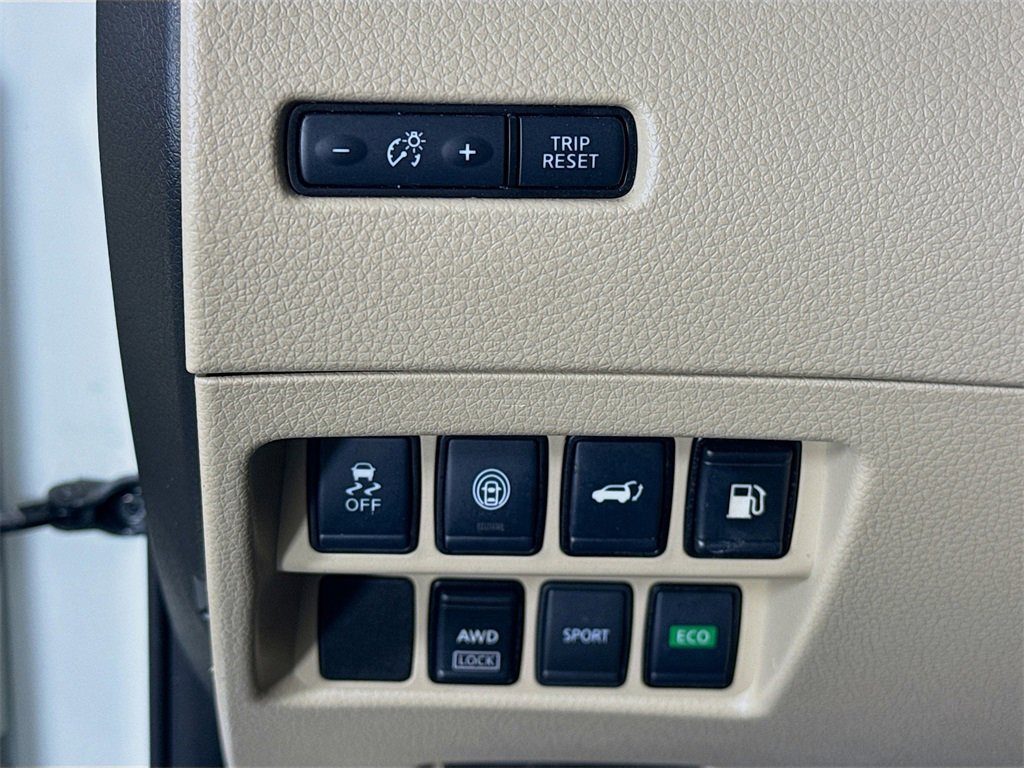 Used 2020 Nissan Rogue SV image 18