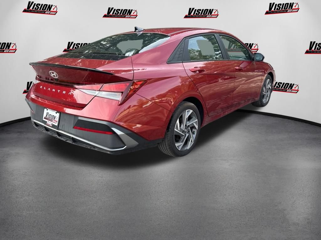 Used 2025 Hyundai Elantra Sport w/ Cargo Package FWD image 5