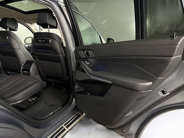 Used 2024 BMW X7 xDrive40i w/ Premium Package image 38