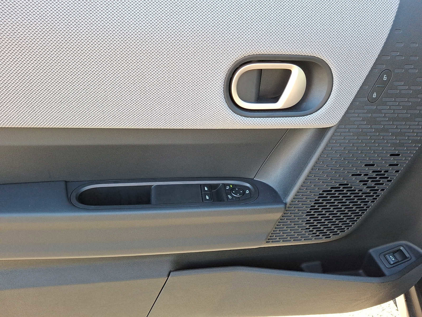 Certified 2025 MINI Cooper S image 10