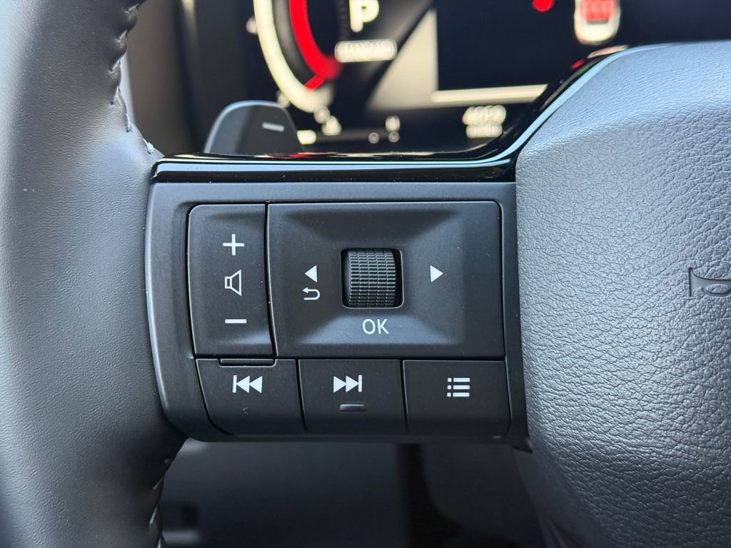 Used 2025 Nissan Rogue SL image 30