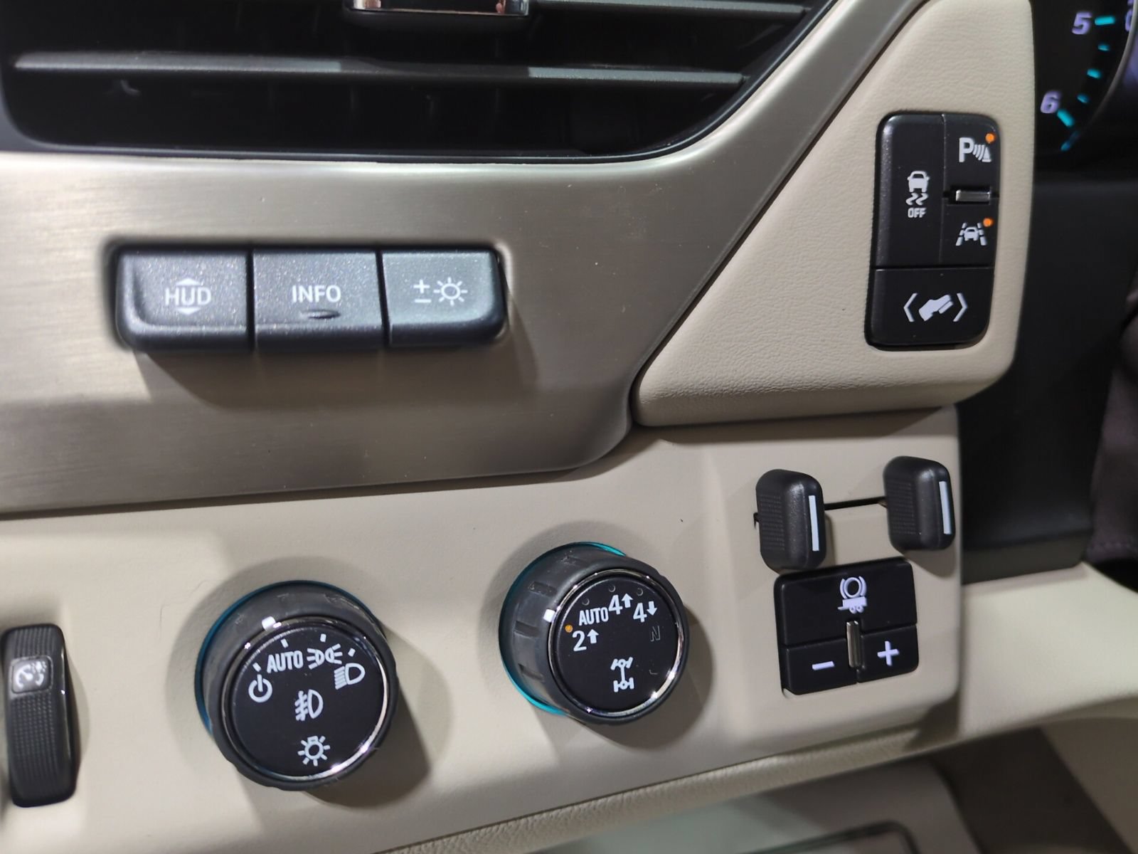 Used 2019 GMC Yukon Denali w/ Open Road Package AWD/4WD image 22