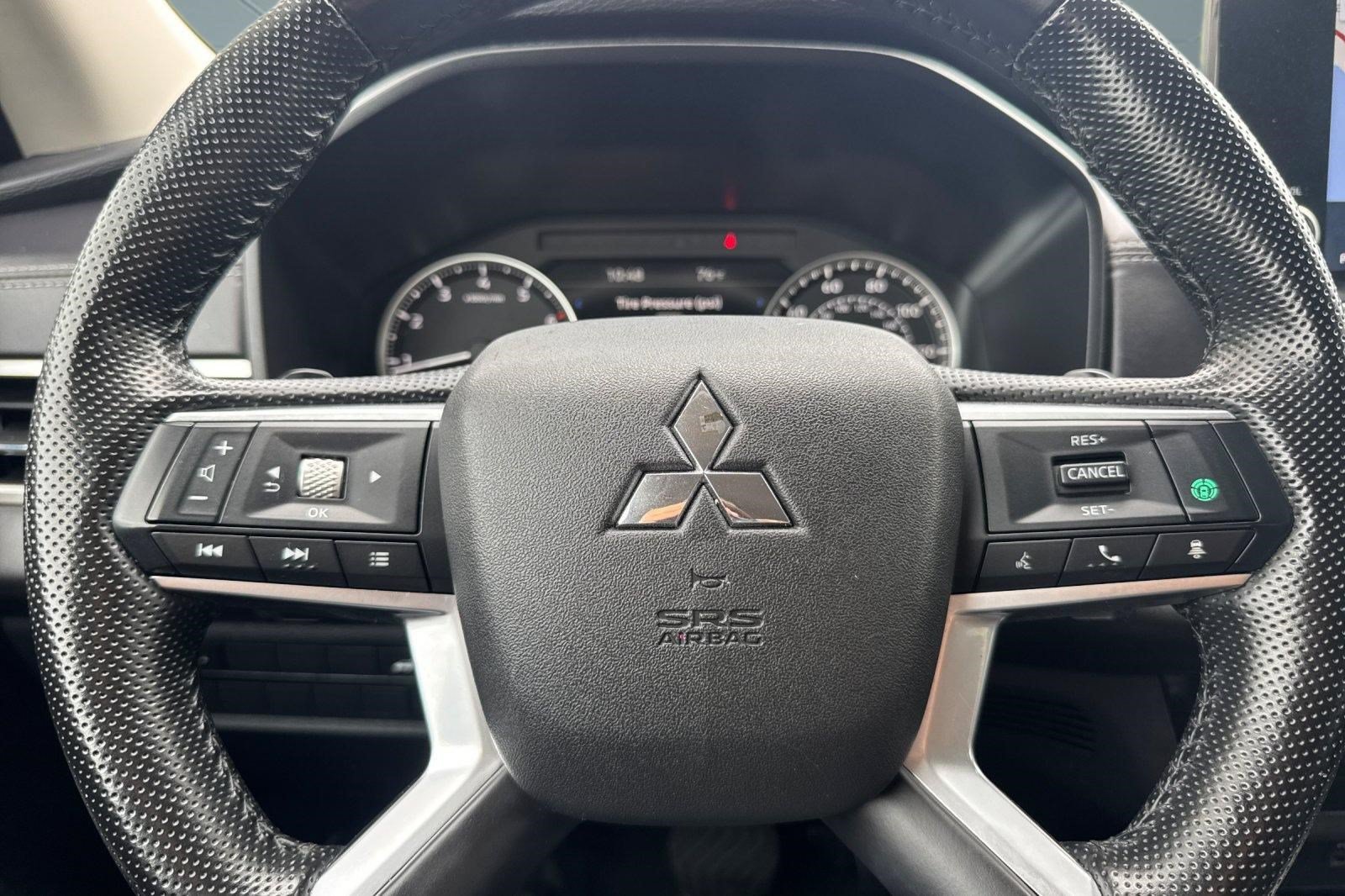 Used 2024 Mitsubishi Outlander SE AWD/4WD image 11