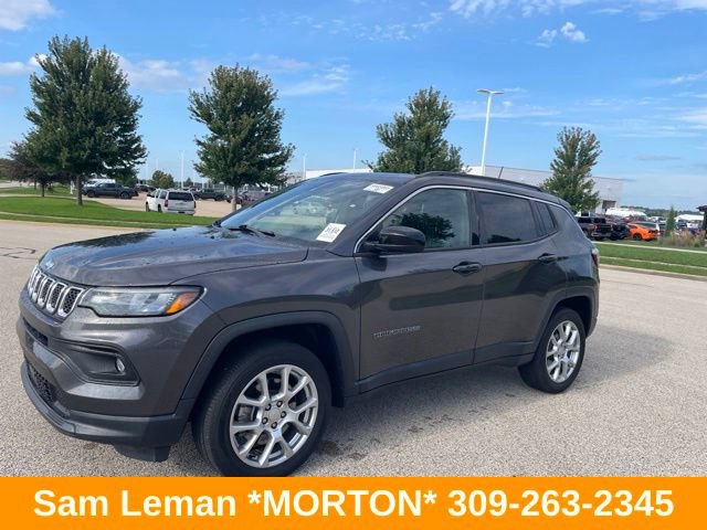 Used 2023 Jeep Compass Latitude w/ Sun and Sound Group AWD/4WD image 5