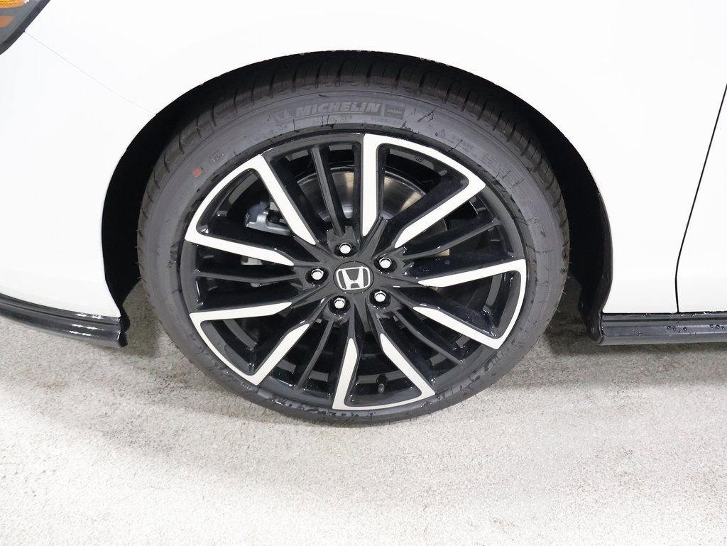 New 2025 Honda Accord Touring image 9