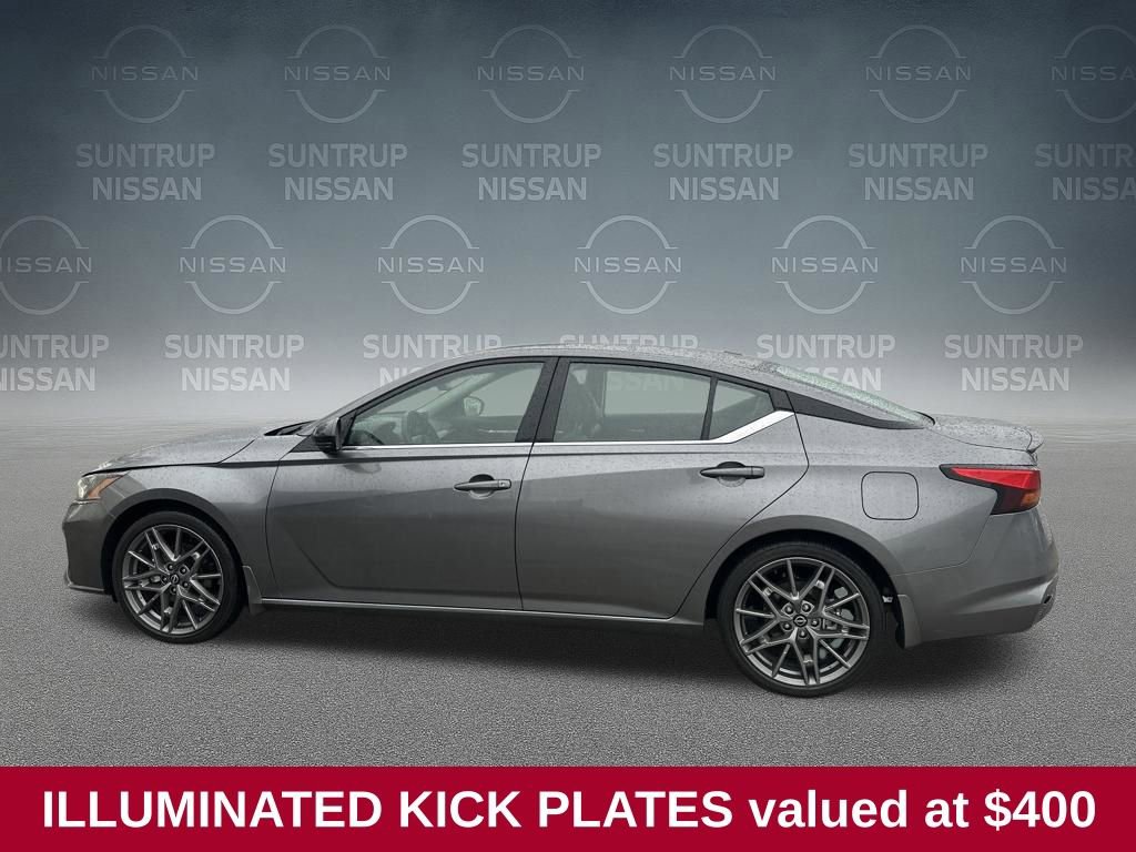 Used 2024 Nissan Altima 2.0 SR image 2