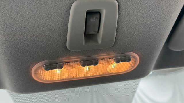 Used 2011 Nissan Juke SV FWD image 30