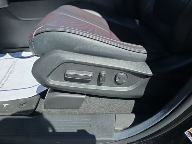 Certified 2025 Honda Pilot Black Edition image 11