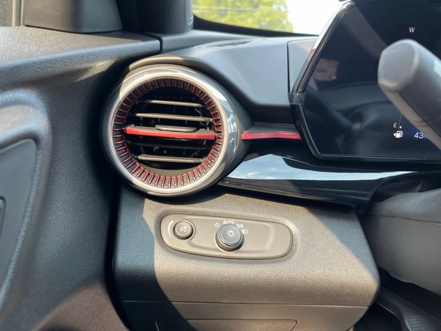 New 2026 Chevrolet Trax RS w/ Driver Confidence Package FWD image 23